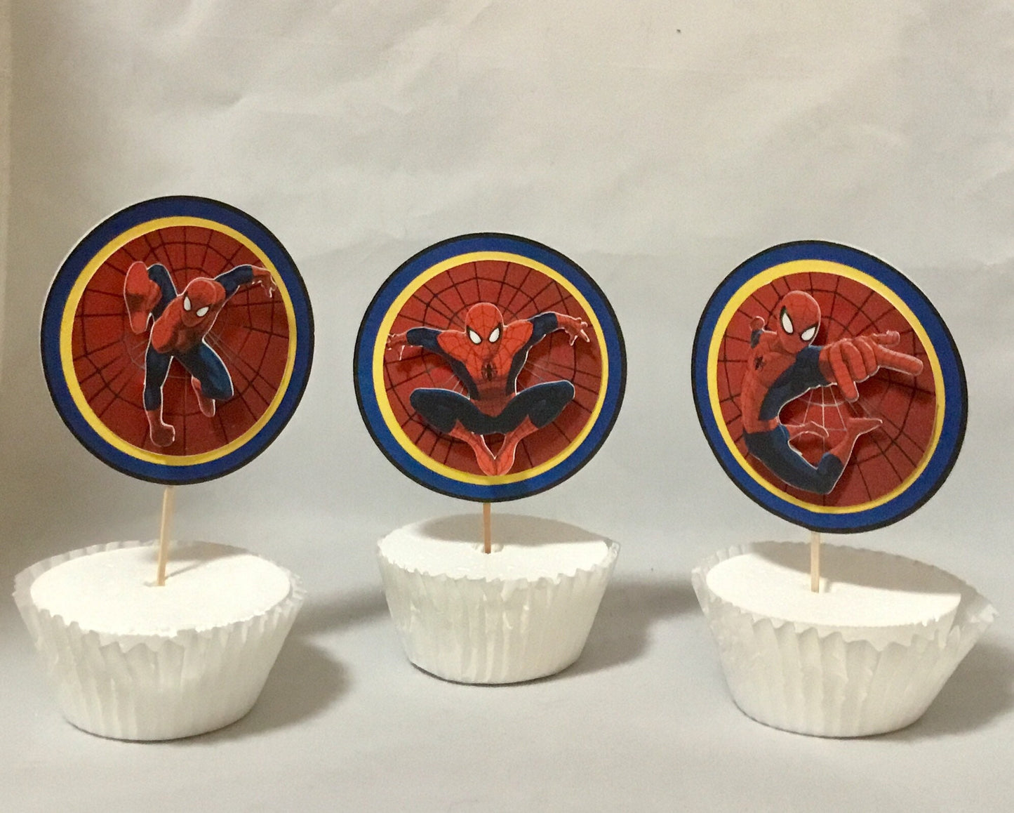 Spiderman cupcake toppers/Marvel cupcake toppers - set of 12